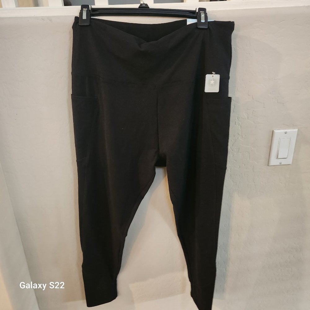 Marika Black Athletic Leggings. NWT. Size XL.